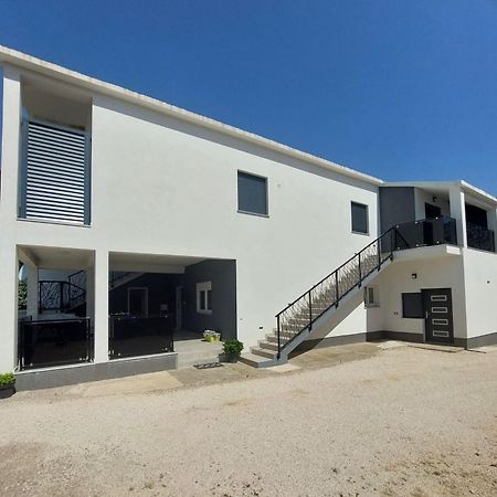 Apartmani Karla Paklenica Starigrad Paklenica Bagian luar foto