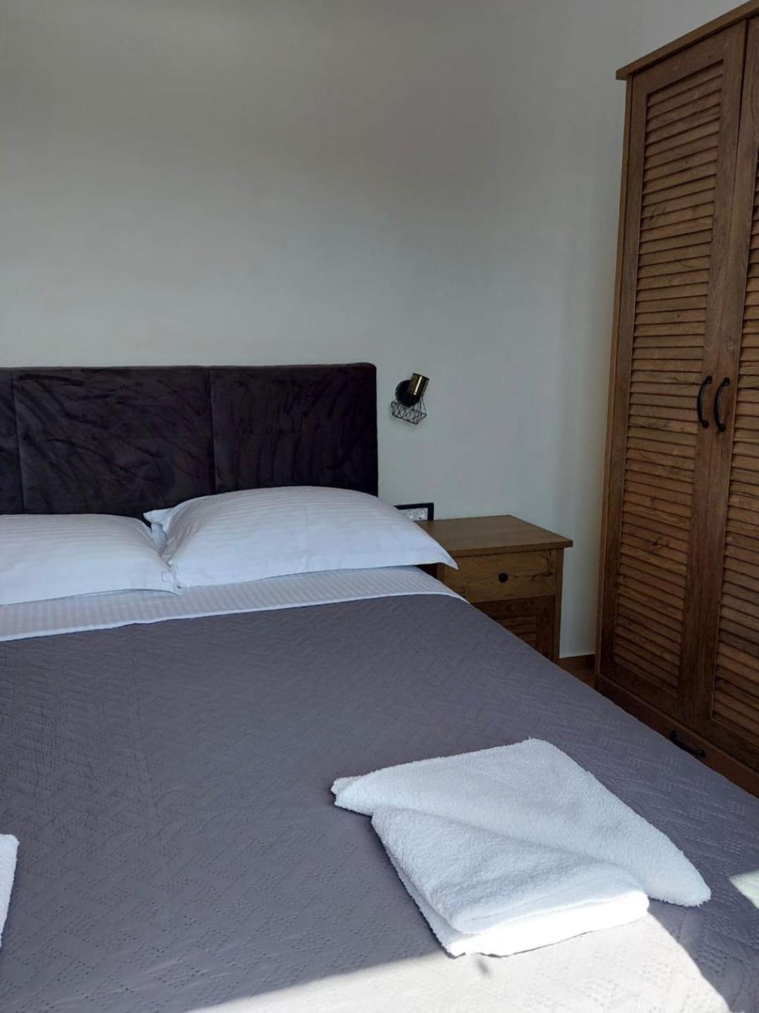 Apartmani Karla Paklenica Starigrad Paklenica Bagian luar foto
