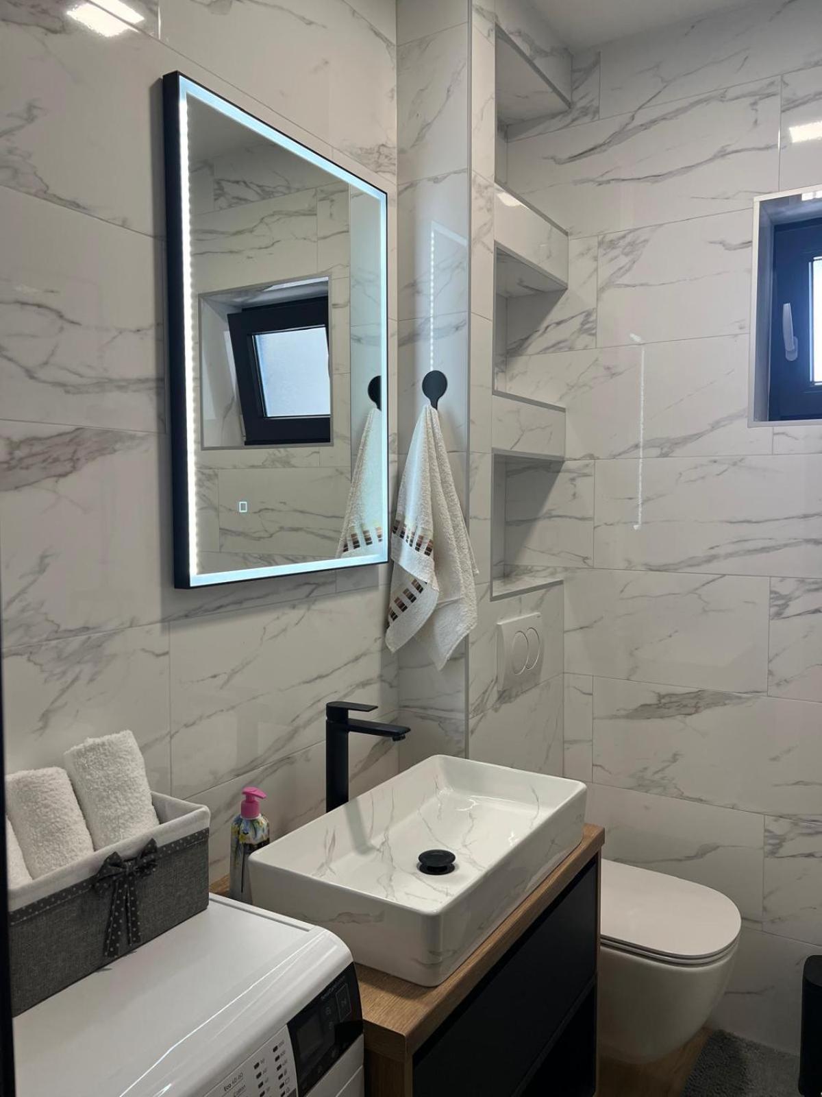 Apartmani Karla Paklenica Starigrad Paklenica Bagian luar foto