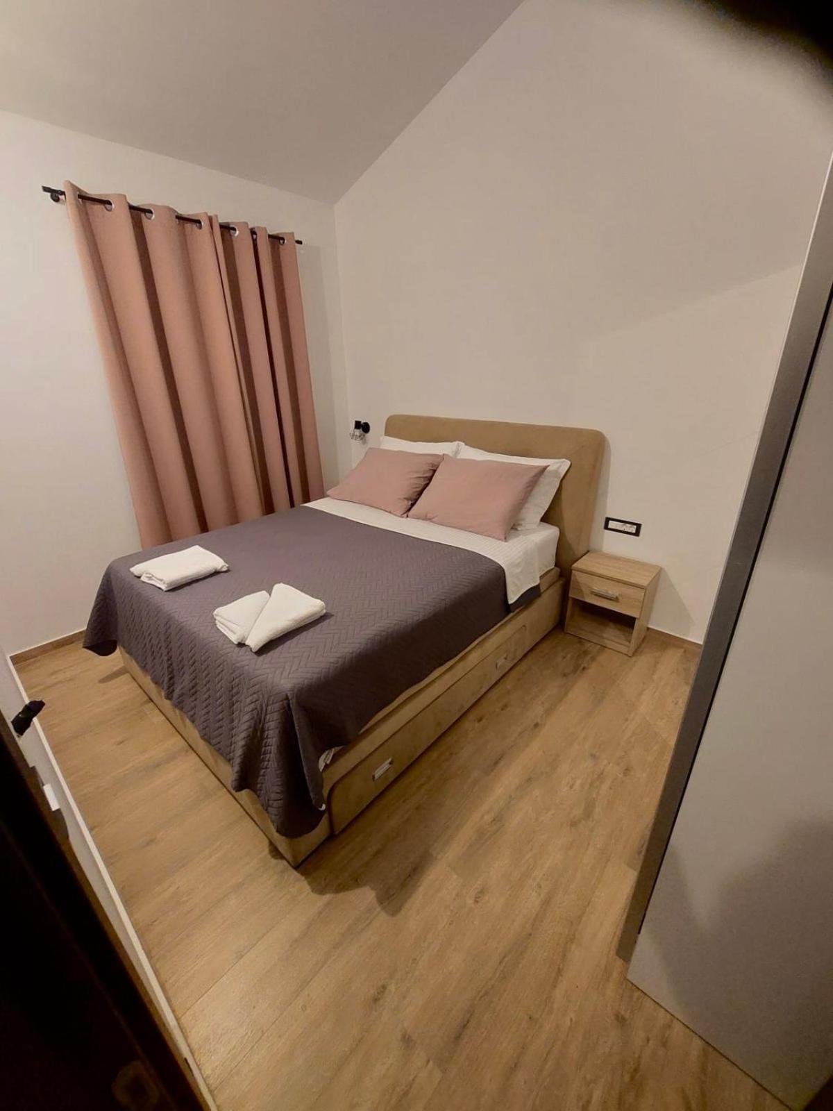 Apartmani Karla Paklenica Starigrad Paklenica Bagian luar foto