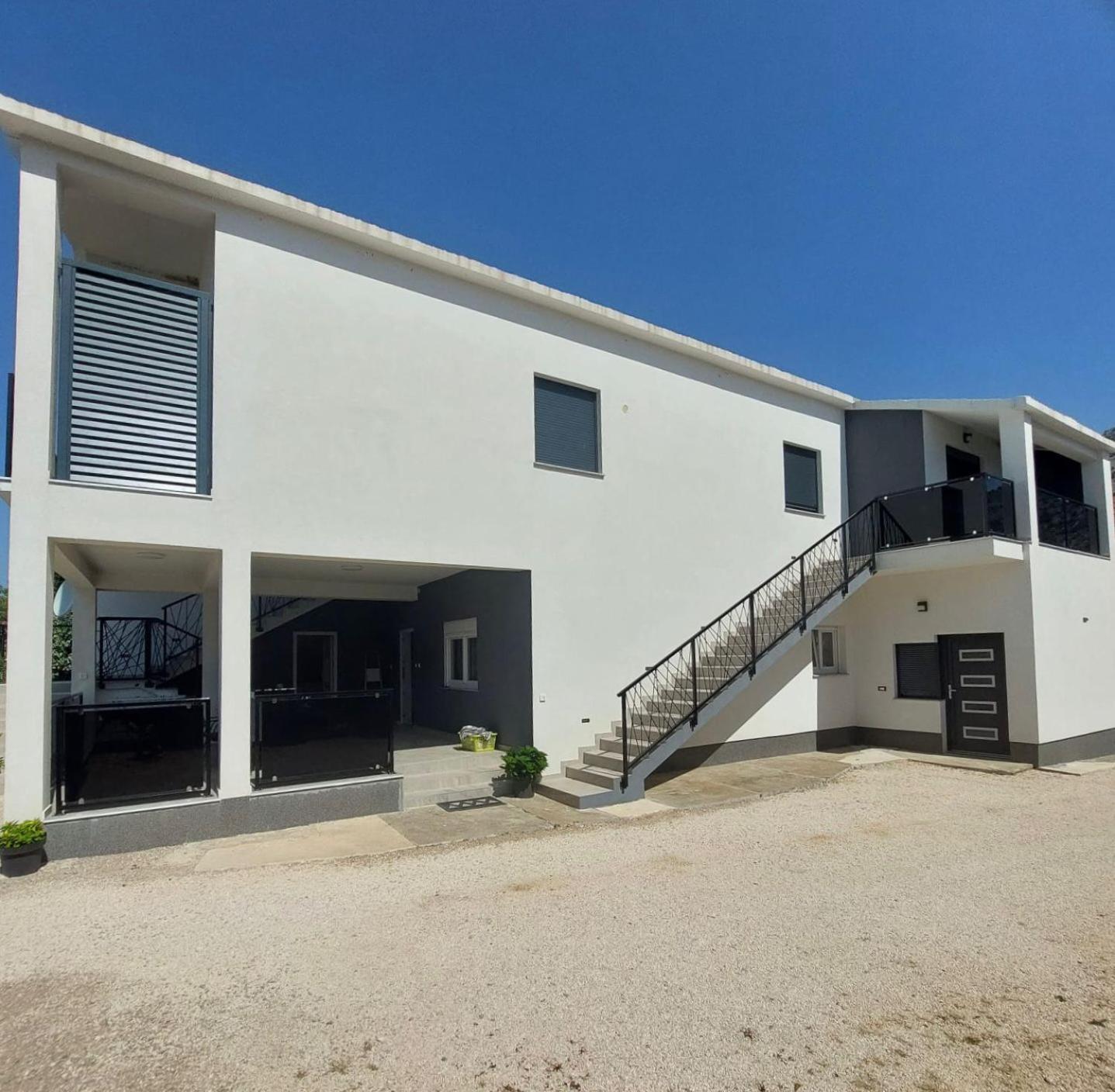 Apartmani Karla Paklenica Starigrad Paklenica Bagian luar foto