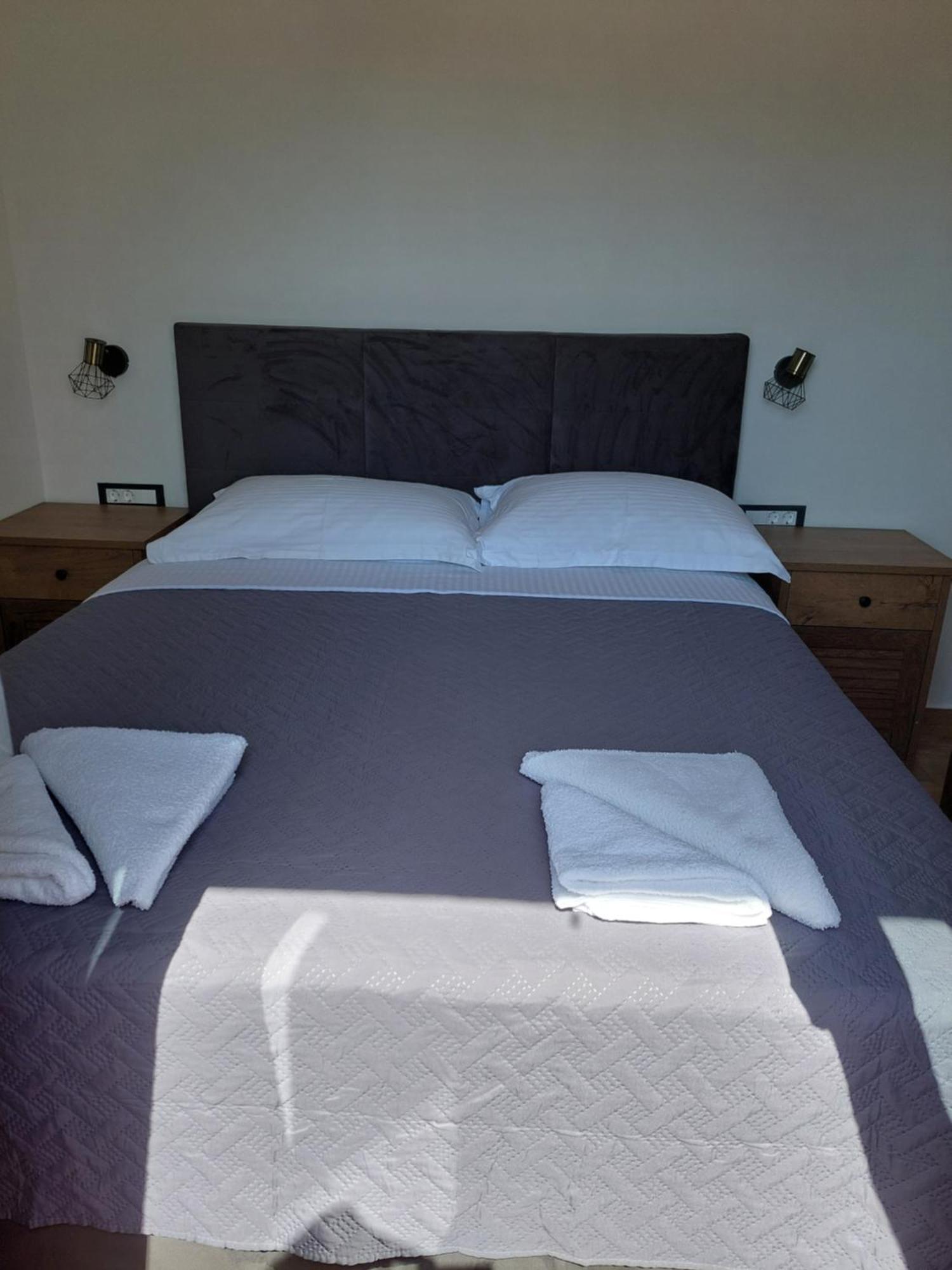 Apartmani Karla Paklenica Starigrad Paklenica Bagian luar foto