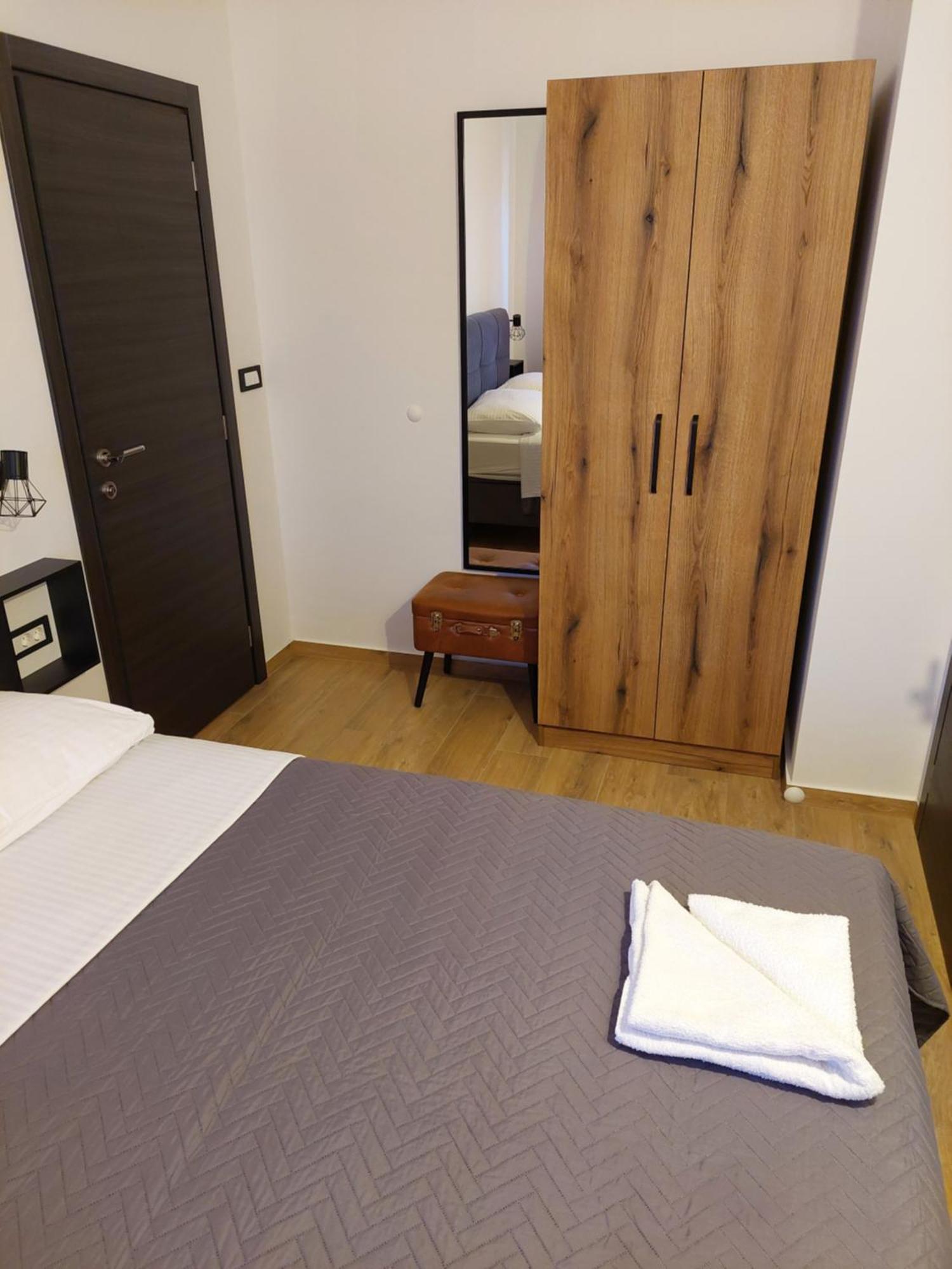 Apartmani Karla Paklenica Starigrad Paklenica Bagian luar foto