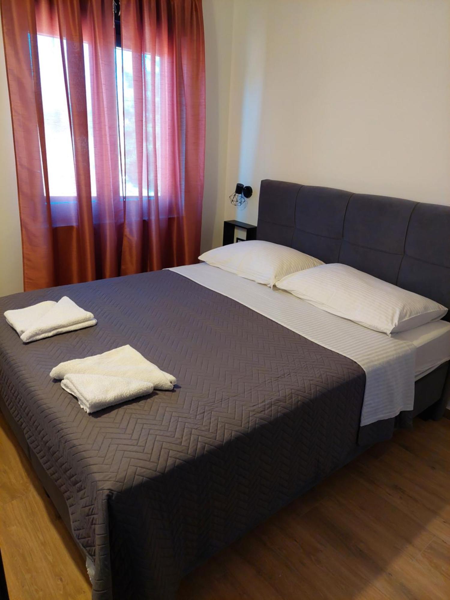 Apartmani Karla Paklenica Starigrad Paklenica Bagian luar foto